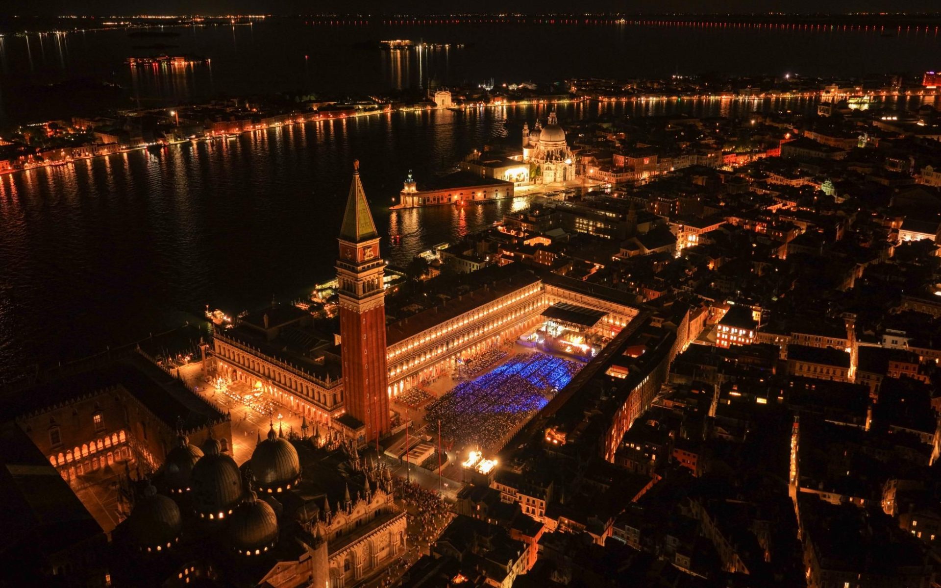Una sera d'estate in Piazza San Marco...